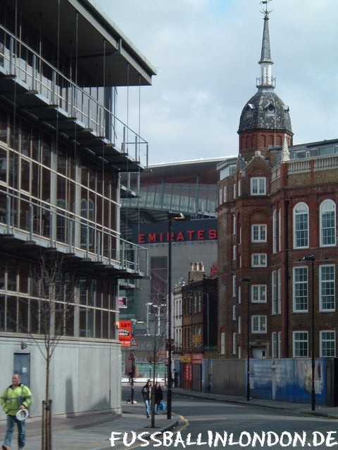 Emirates - Von der Holloway Road Tube Station aus kommend - Arsenal FC - fussballinlondon.de