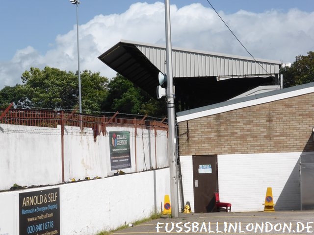 Gander Green Lane -  - Sutton United - fussballinlondon.de