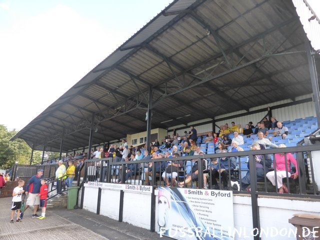 Gander Green Lane -  - Sutton United - fussballinlondon.de