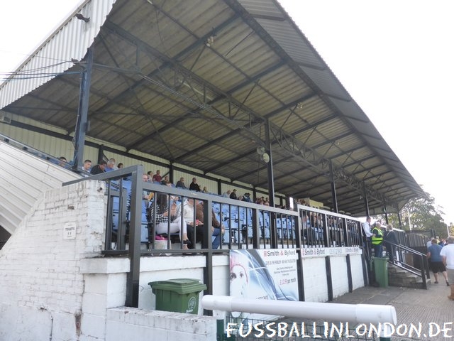 Gander Green Lane -  - Sutton United - fussballinlondon.de