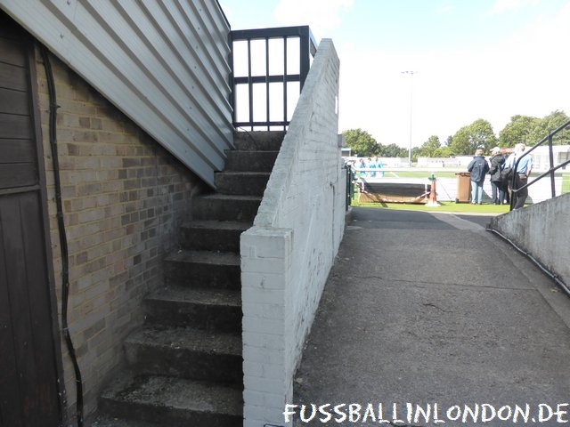 Gander Green Lane -  - Sutton United - fussballinlondon.de