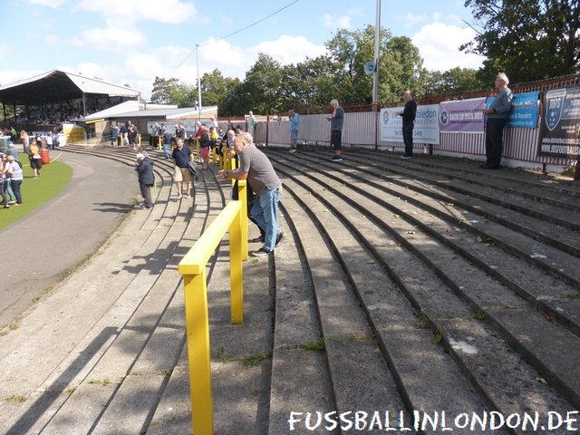 Gander Green Lane -  - Sutton United - fussballinlondon.de