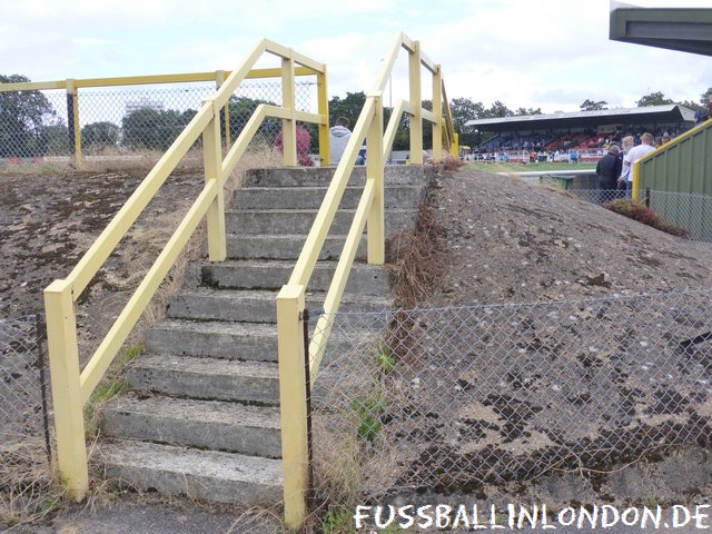 Gander Green Lane -  - Sutton United - fussballinlondon.de