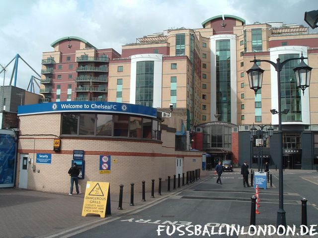 Stamford Bridge - Der Hotelkomplex hinter dem Shed End - Chelsea FC - fussballinlondon.de