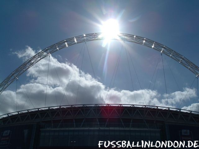 Wembley Stadium - The Arch - England - fussballinlondon.de