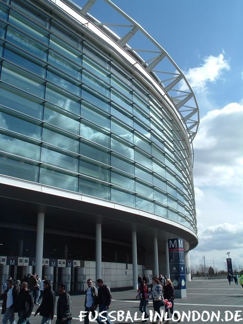 Wembley Stadium - Glasfassade des Stadion - England - fussballinlondon.de