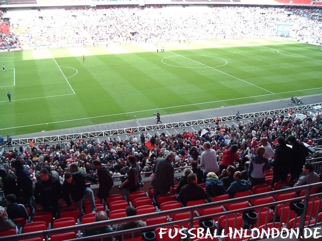 Wembley Stadium - Blick in den Unterrang - England - fussballinlondon.de