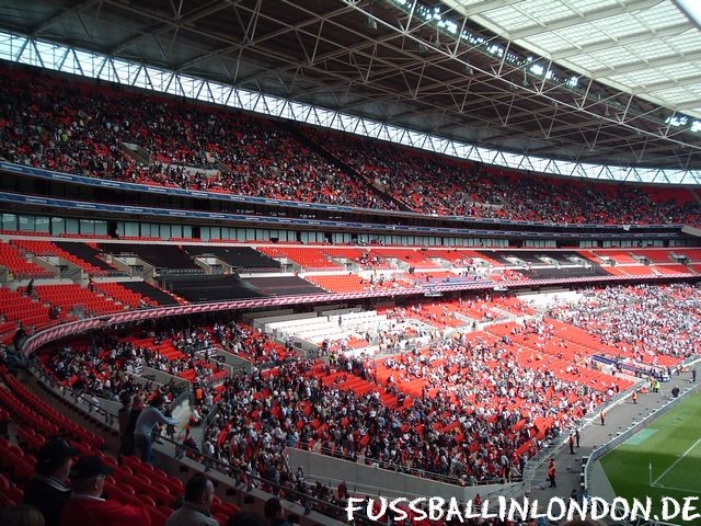 Wembley Stadium - North Stand - England - fussballinlondon.de