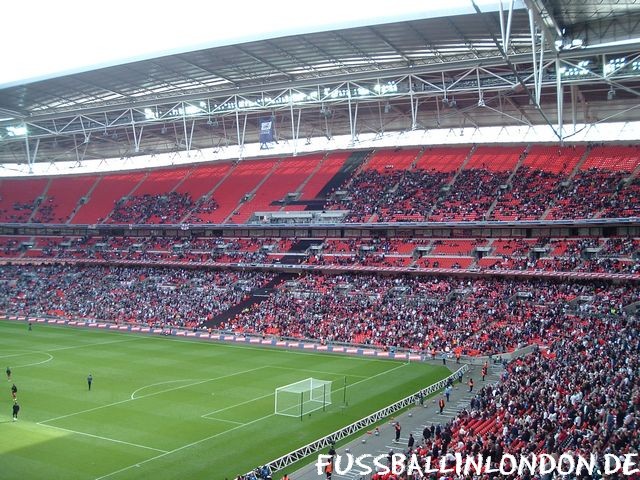 Wembley Stadium - South Stand - England - fussballinlondon.de