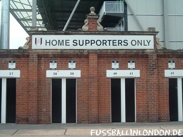 Craven Cottage - Eingang zum Hammersmith End - Fulham FC - fussballinlondon.de