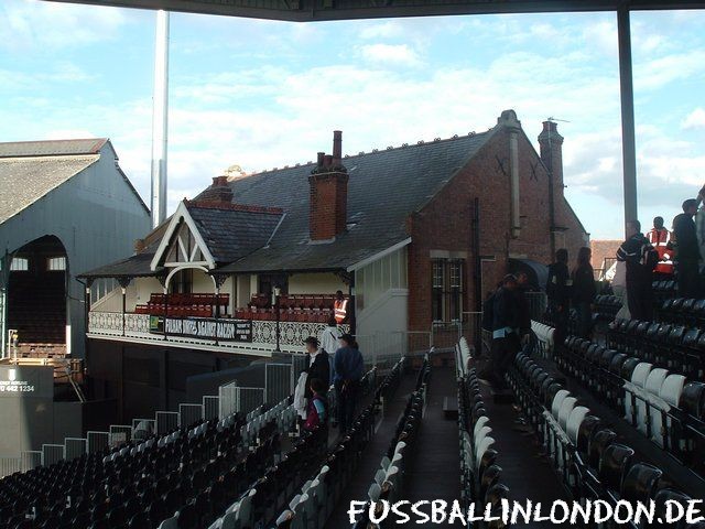 Craven Cottage - Die Craven Cottage vom Putney End aus - Fulham FC - fussballinlondon.de