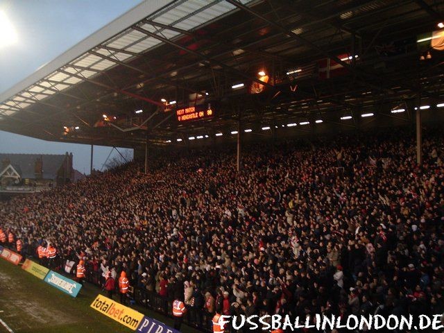 Craven Cottage - Away Sector im Putney End - Fulham FC - fussballinlondon.de