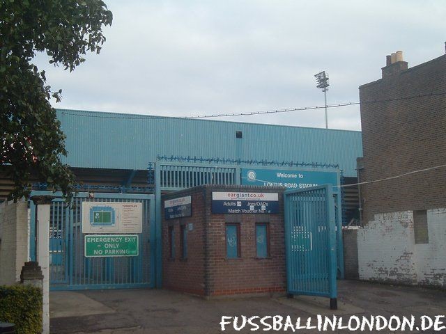 Loftus Road - Eingang Ellerslie Road Stand - Queens Park Rangers - fussballinlondon.de