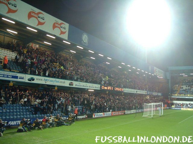 Loftus Road - School End (Away Sector) - Queens Park Rangers - fussballinlondon.de