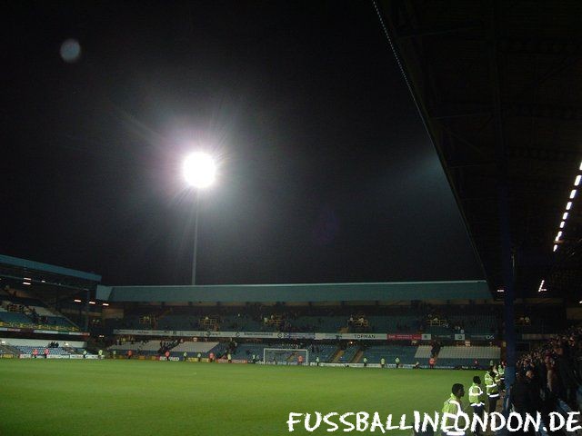 Loftus Road - Loftus Road Stand - Queens Park Rangers - fussballinlondon.de