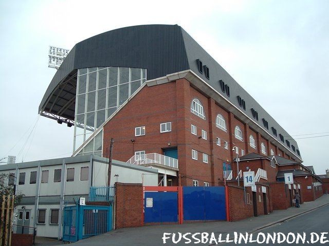 Selhurst Park - Homesdale Rd Stand - Crystal Palace FC - fussballinlondon.de