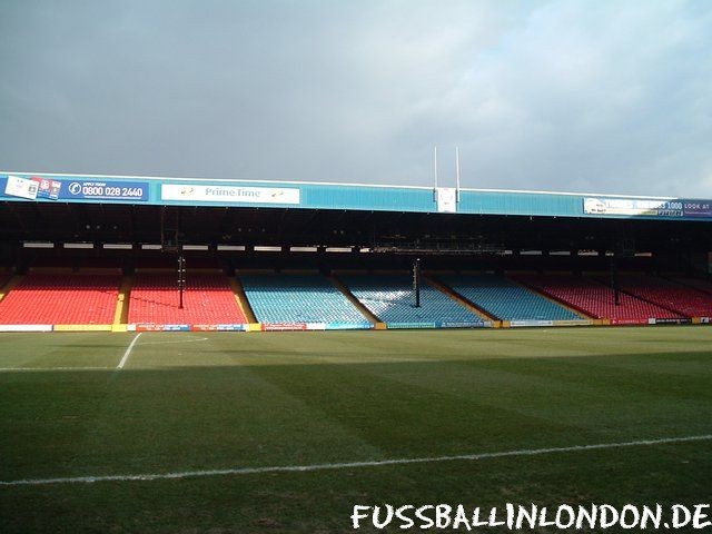 Selhurst Park - Arthur Wait Stand - Crystal Palace FC - fussballinlondon.de