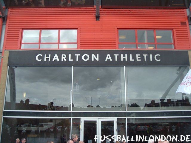 The Valley - VIP Eingang - Charlton Athletic FC - fussballinlondon.de