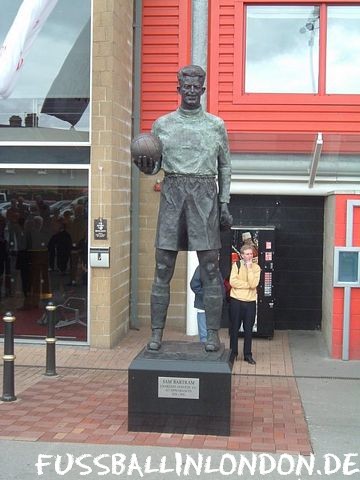 The Valley - Torwart der 47er FA Cup Gewinner Mannschaft (Die Statue, nicht der Typ dahinter :-)) - Charlton Athletic FC - fussballinlondon.de